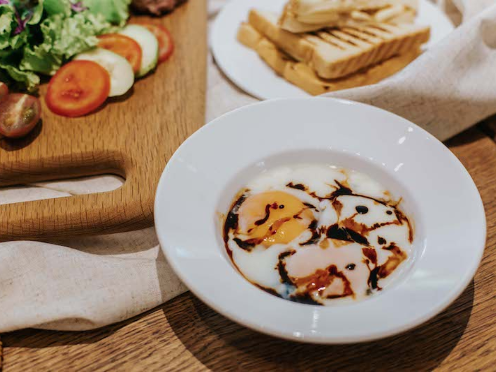 Breakfast & Lounge