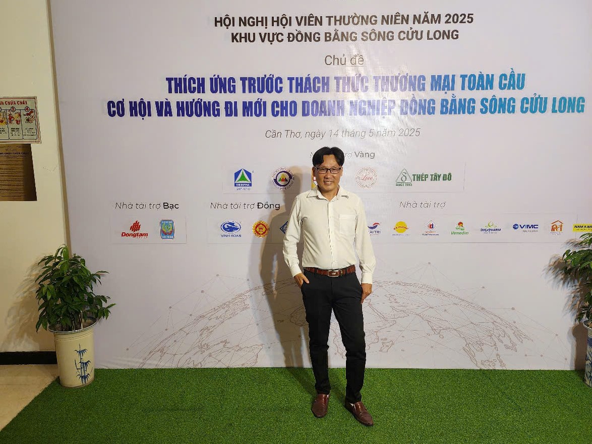 Ông Trương Vũ Linh ghi lại khoảnh khắc đáng nhớ tại Hội nghị mang tính tầm cỡ
