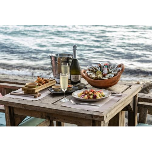 Ẩm thực và cocktail đặc trưng