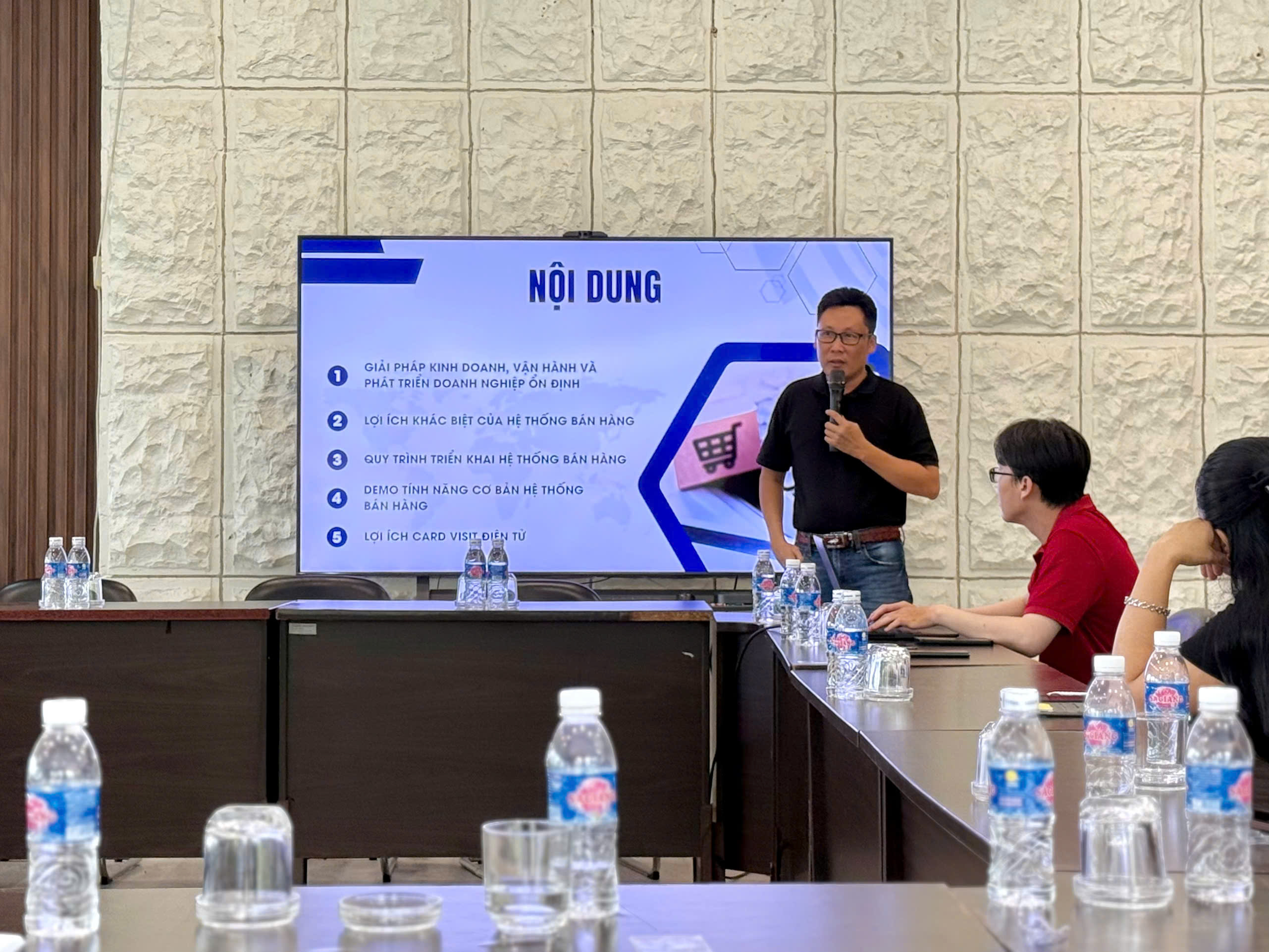 Ông Trương Vũ Linh chia sẻ về giải pháp hệ thống bán hàng